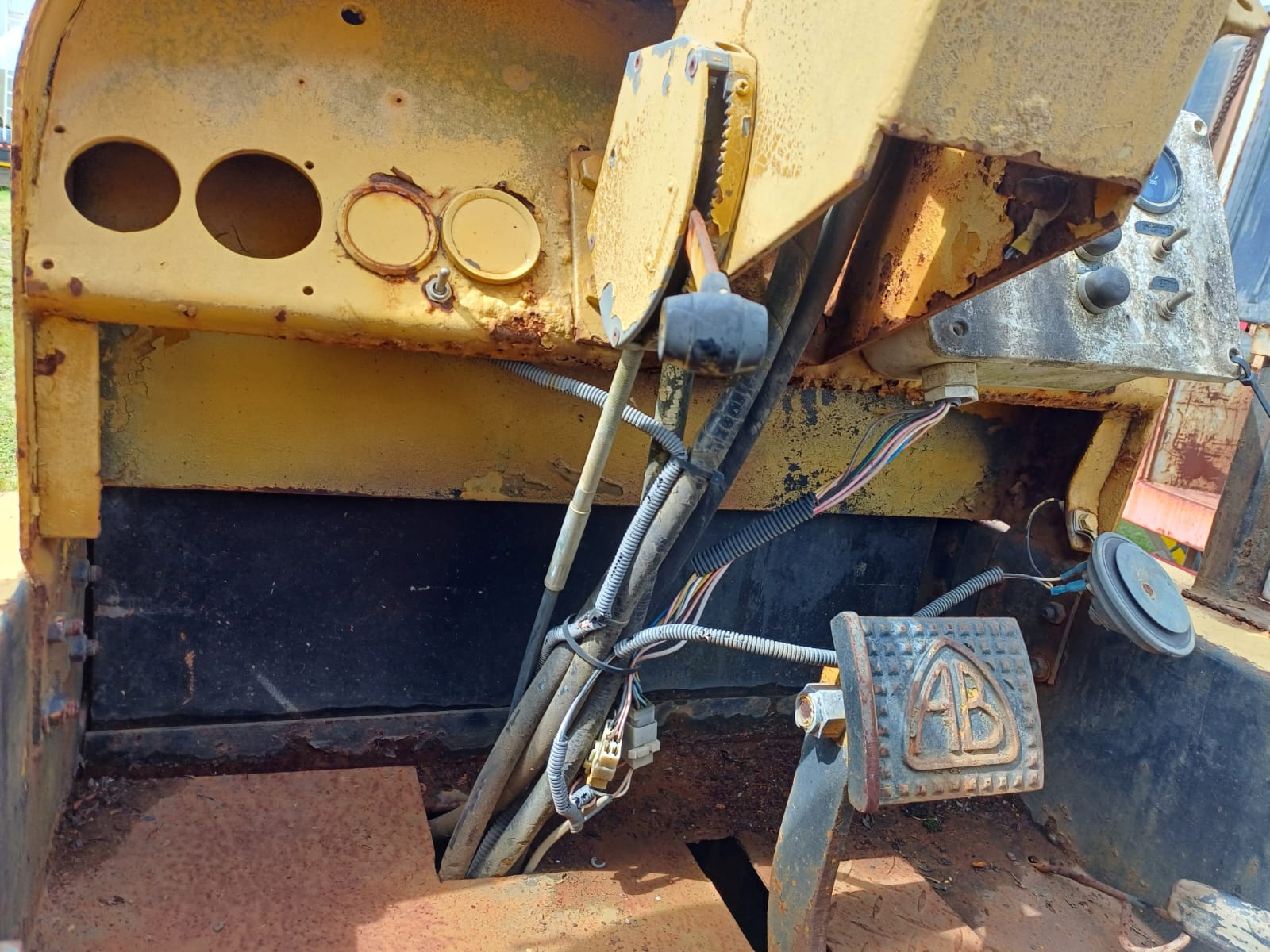 Smooth Drum Roller 15 Ton Deutz Engine - Image 4