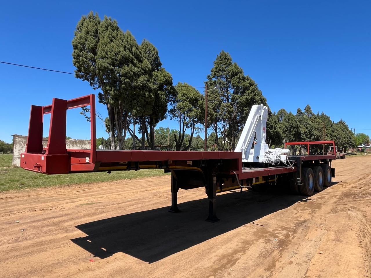 Afrit Tri Axle Semi Trailer With Crane - Image 5