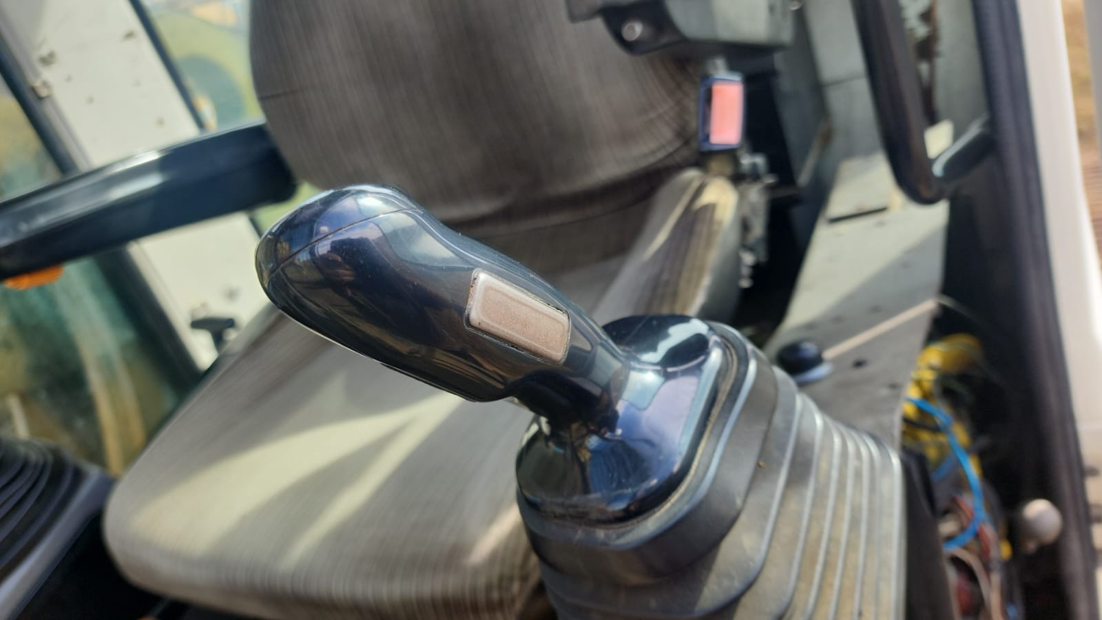 Liebherr R954 Tracked Excavator 50 Ton Stripping for Spares - Image 8