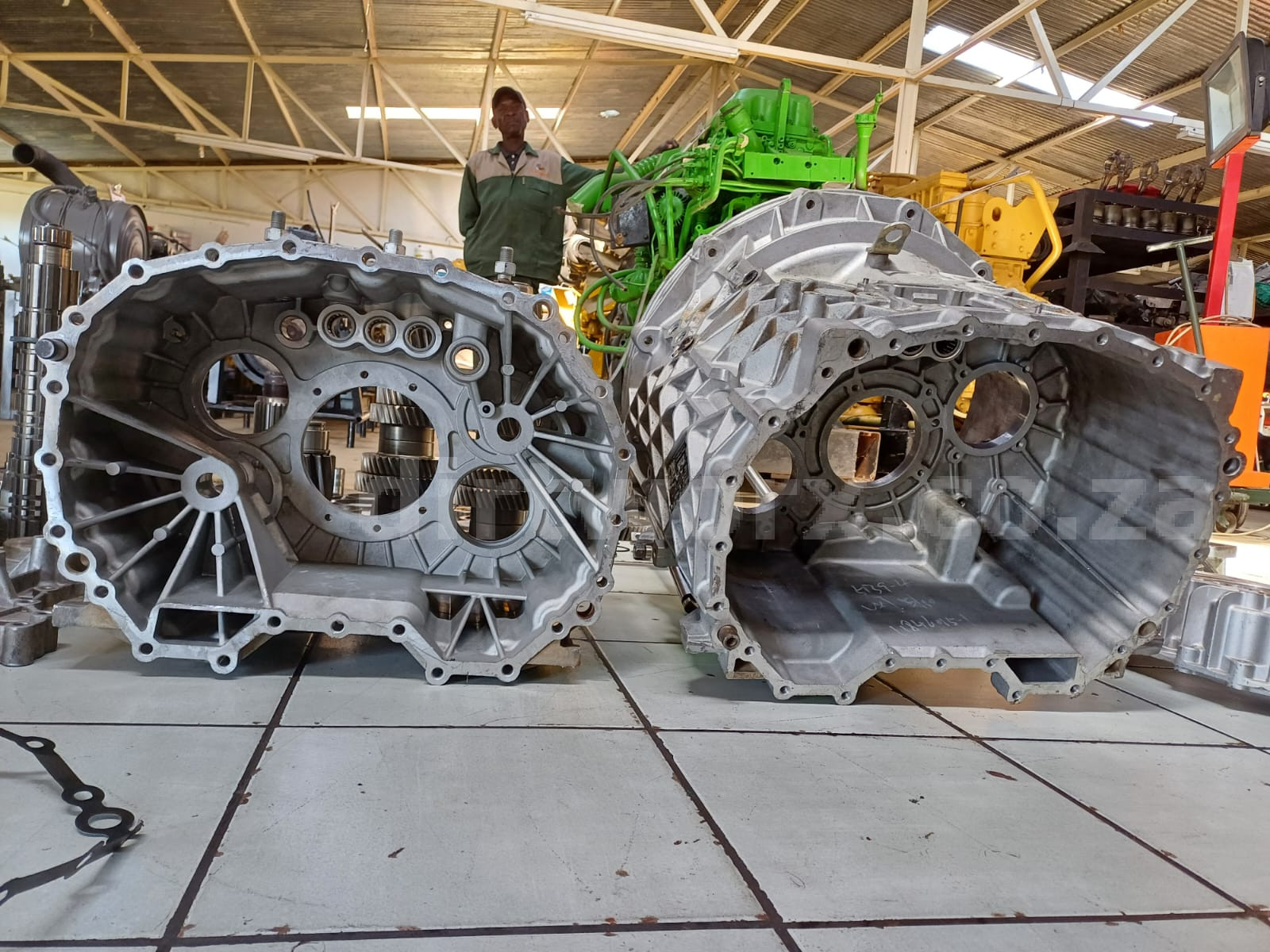 FAW J5N 420 FT Gearbox Stripped - Image 4