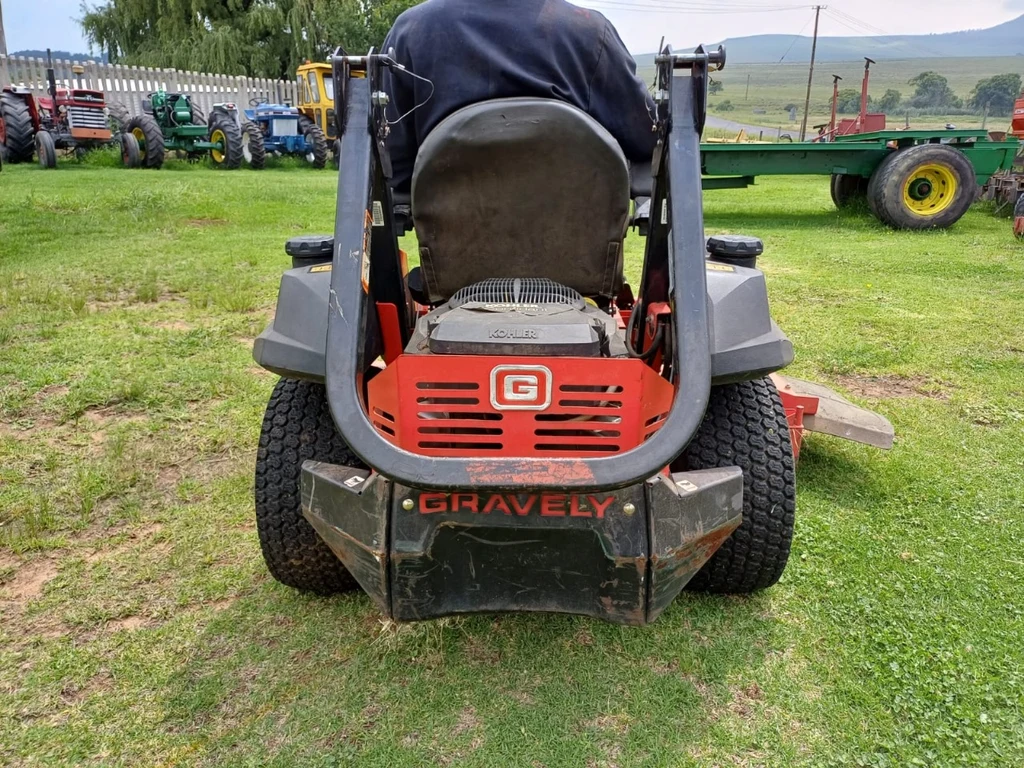 Gravely Proturn 60 Zero-Turn Ride On Lawnmower - Image 9