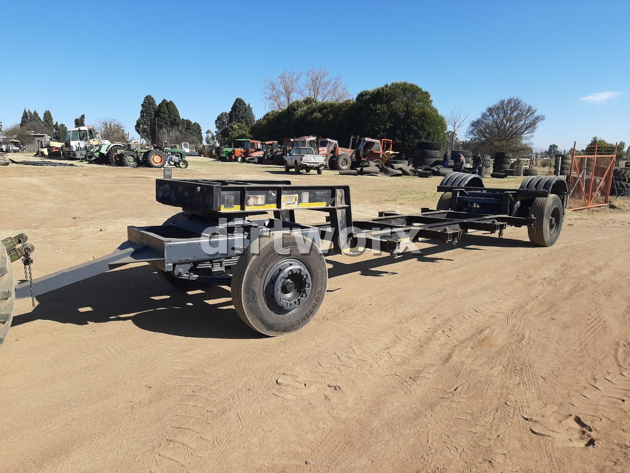 Henred Skeletal Lowbed Container Trailer