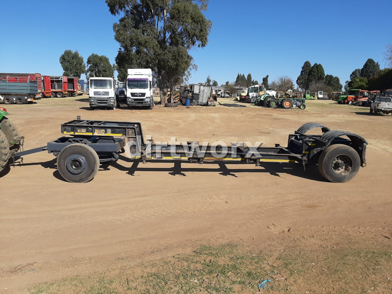 Henred Skeletal Lowbed Container Trailer - Image 15