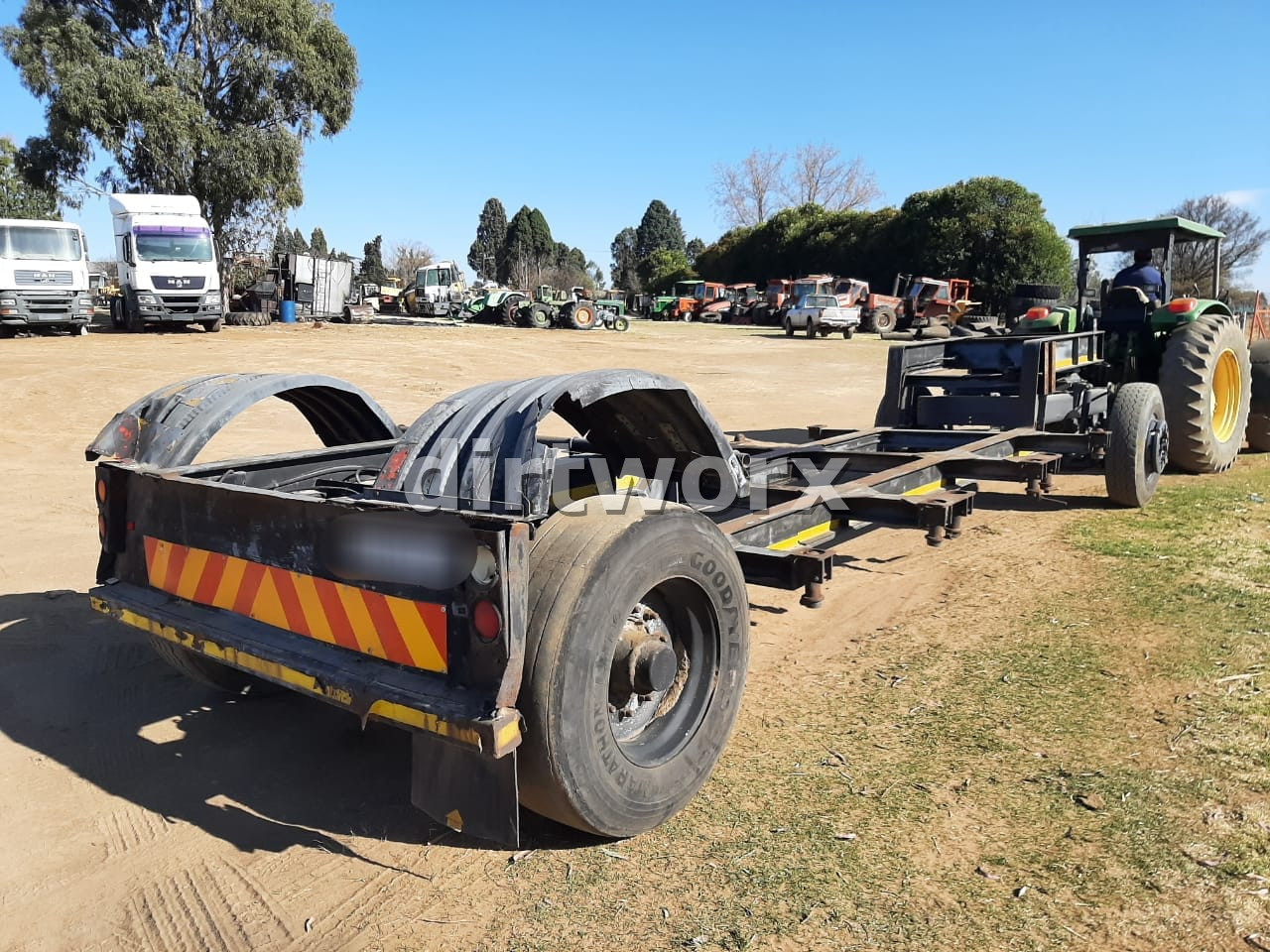 Henred Skeletal Lowbed Container Trailer - Image 17