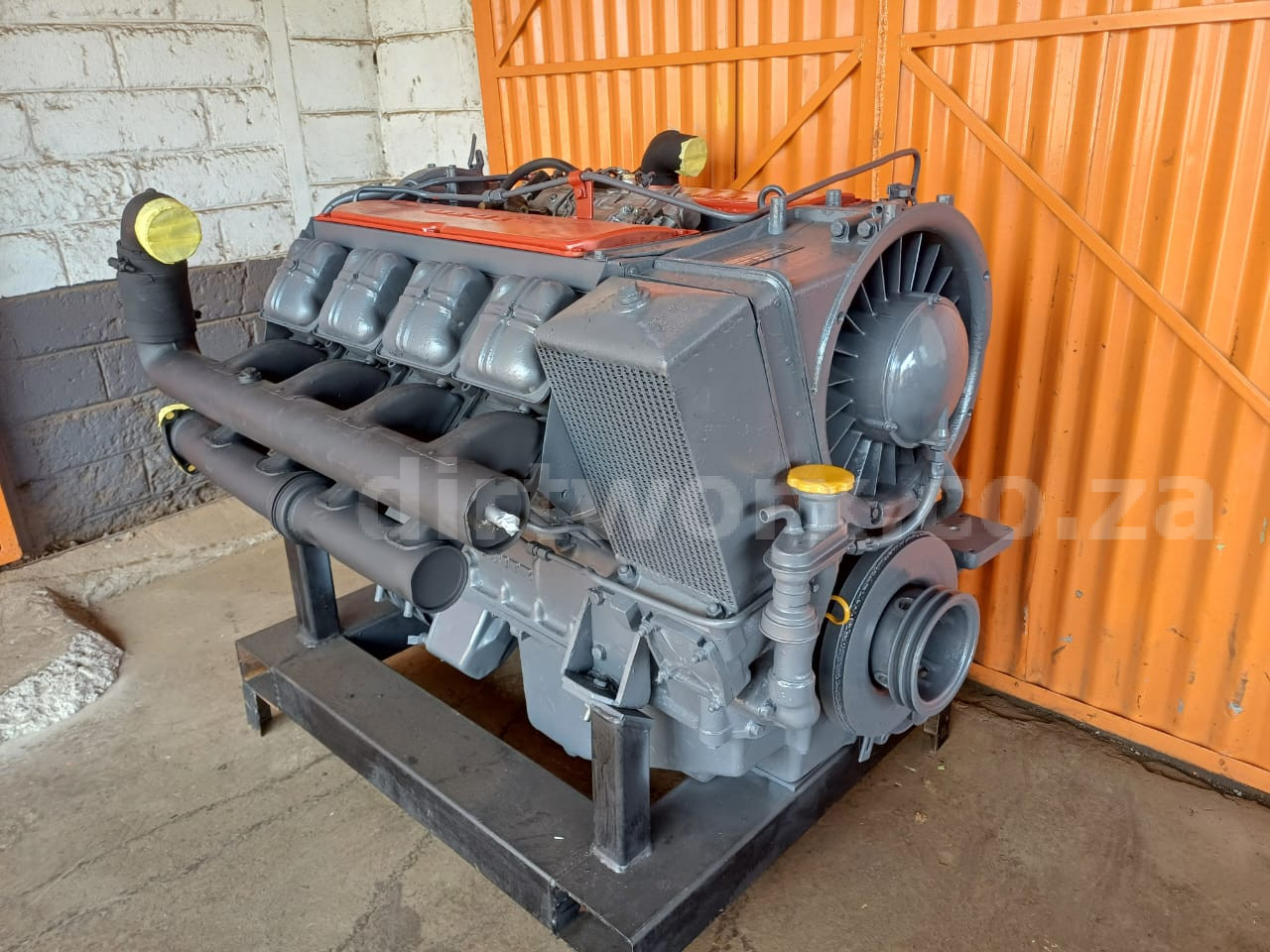 Deutz F8L914 V8 Engine