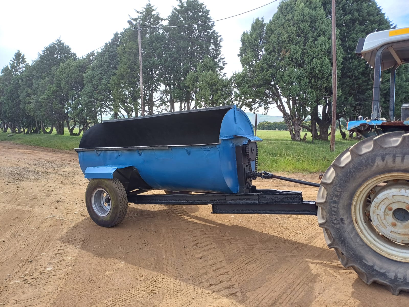 Kunsmis Strooier Fertilizer Muck Spreader 4m³ - Image 9