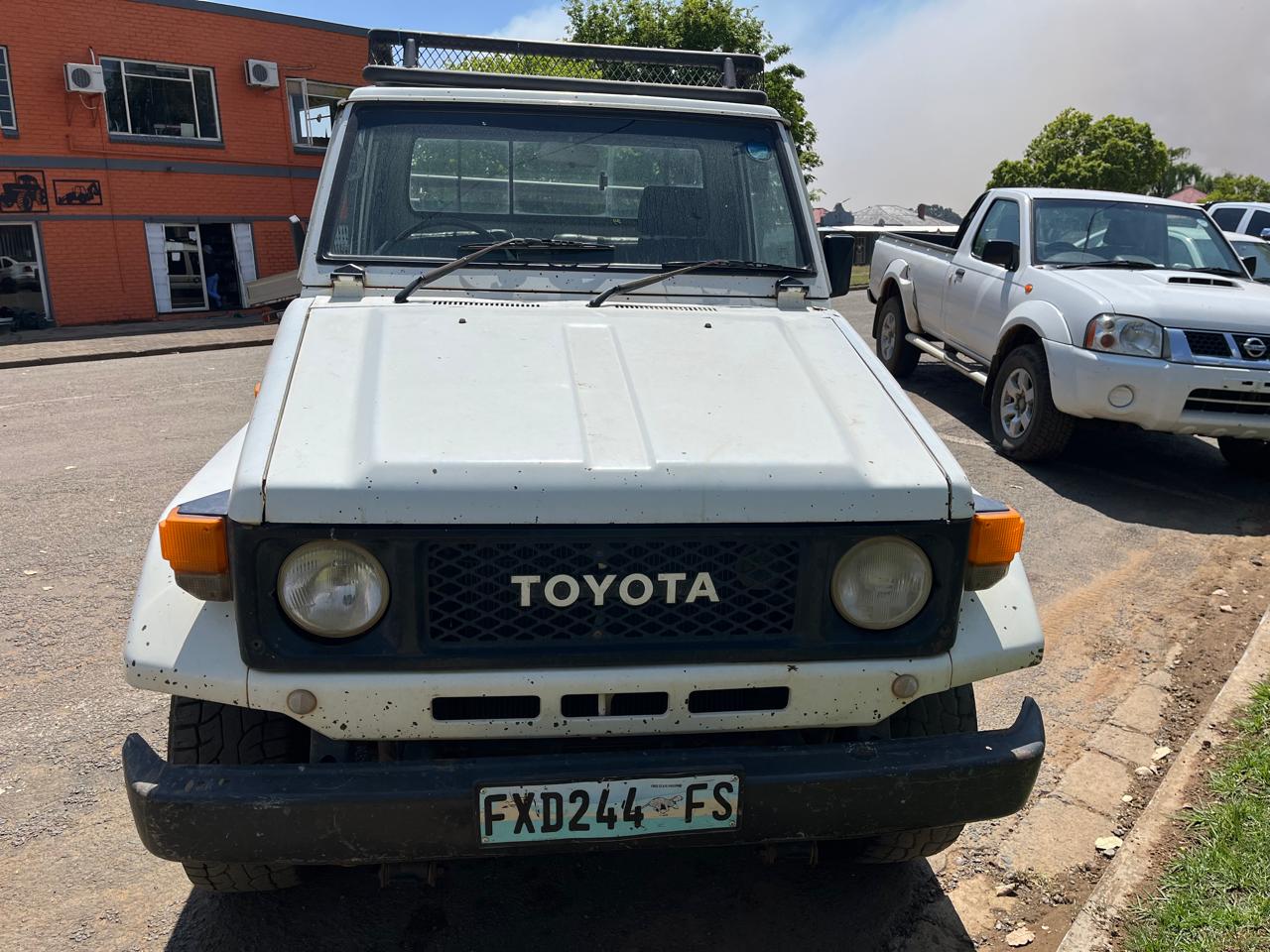 Toyota Land Cruiser FJ75 Bakkie - Image 5