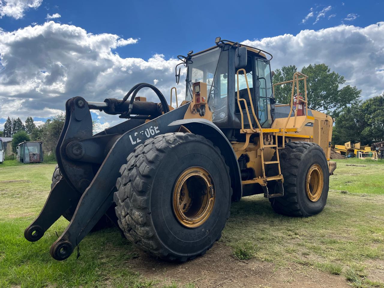 Bell L2606E Front End Loader Stripping For Spares - Image 2