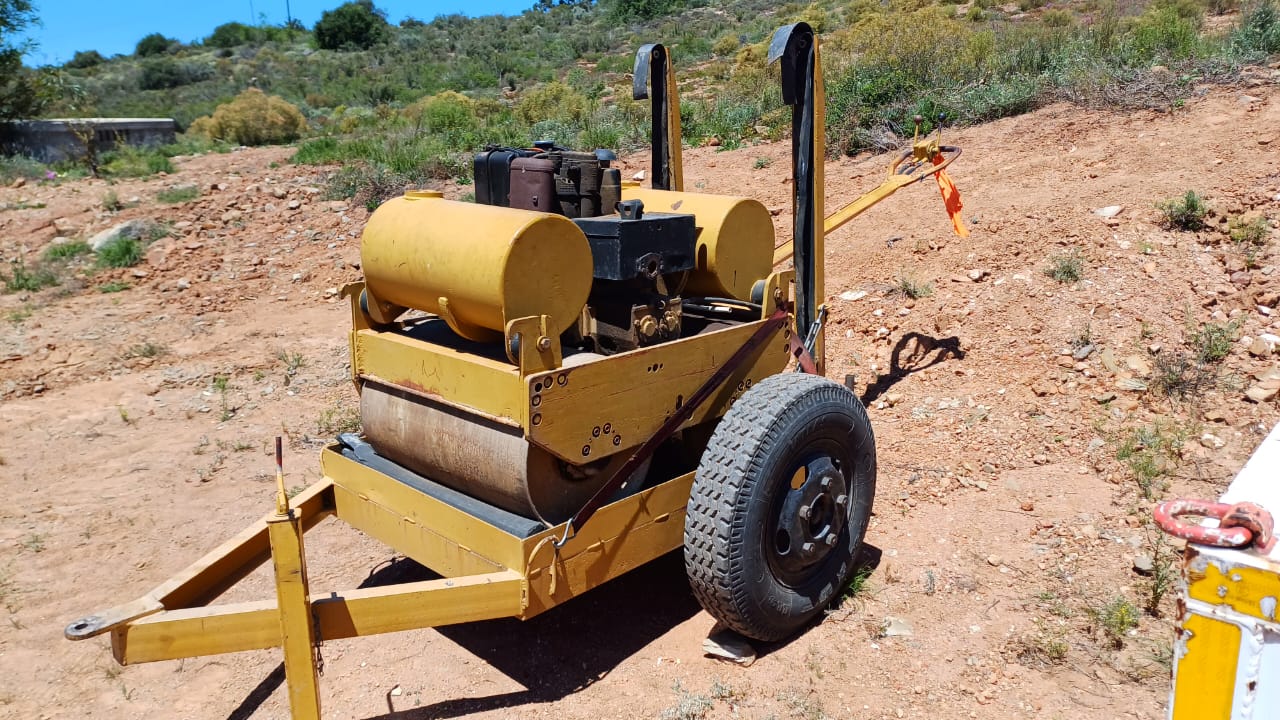 Bomag BW75S Walk Behind Roller and Trailer - Image 4