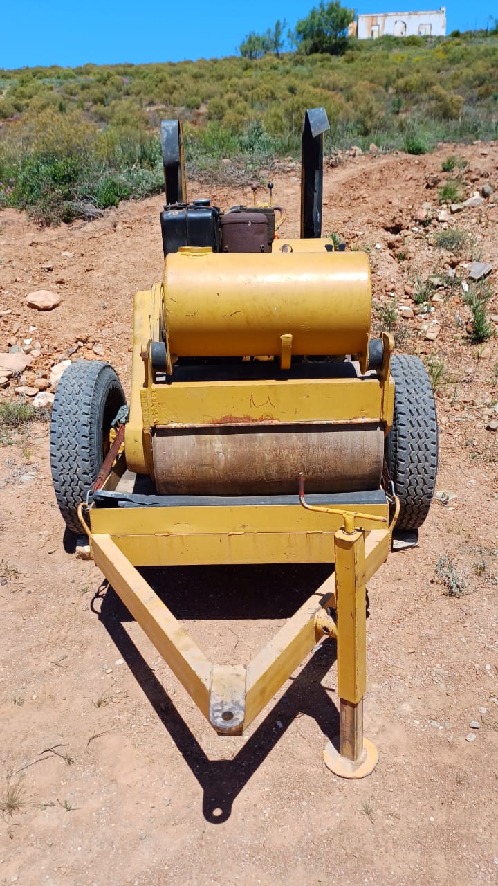 Bomag BW75S Walk Behind Roller and Trailer - Image 5