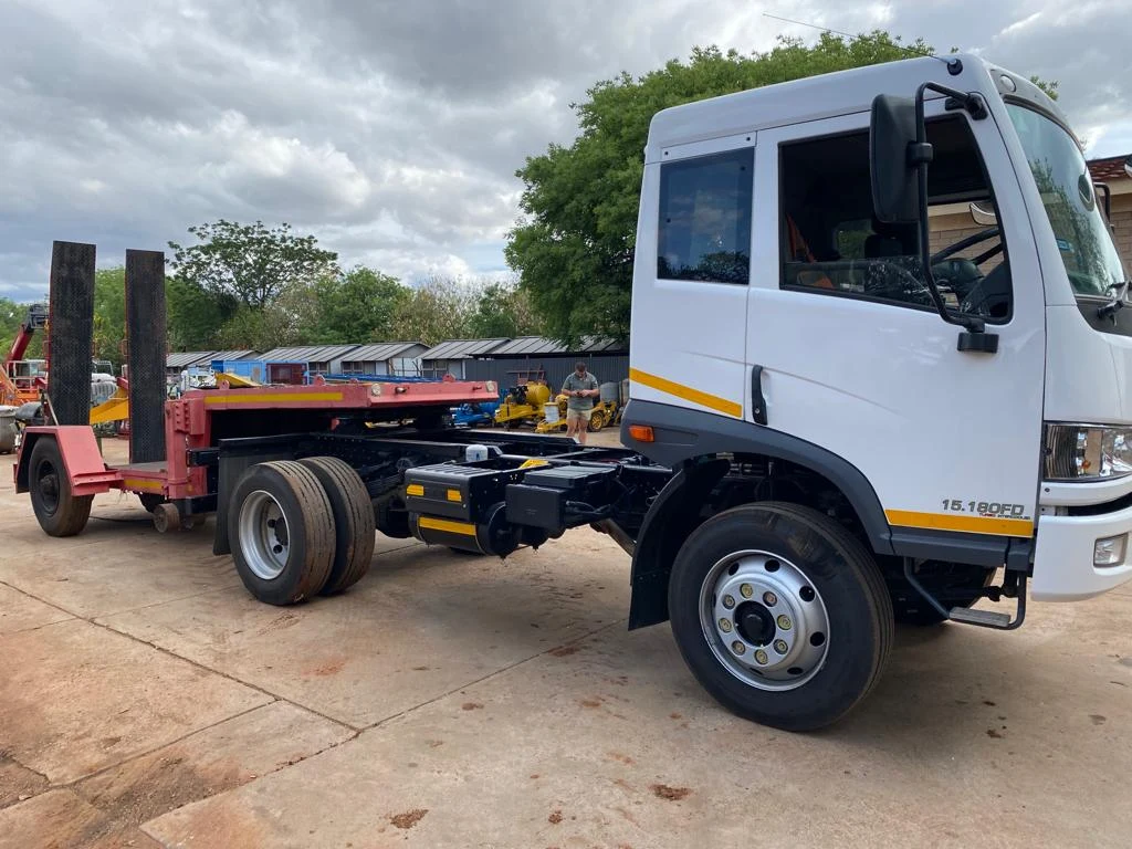 Forklift Bobcat Lowbed Trailer 8 Ton - Image 4