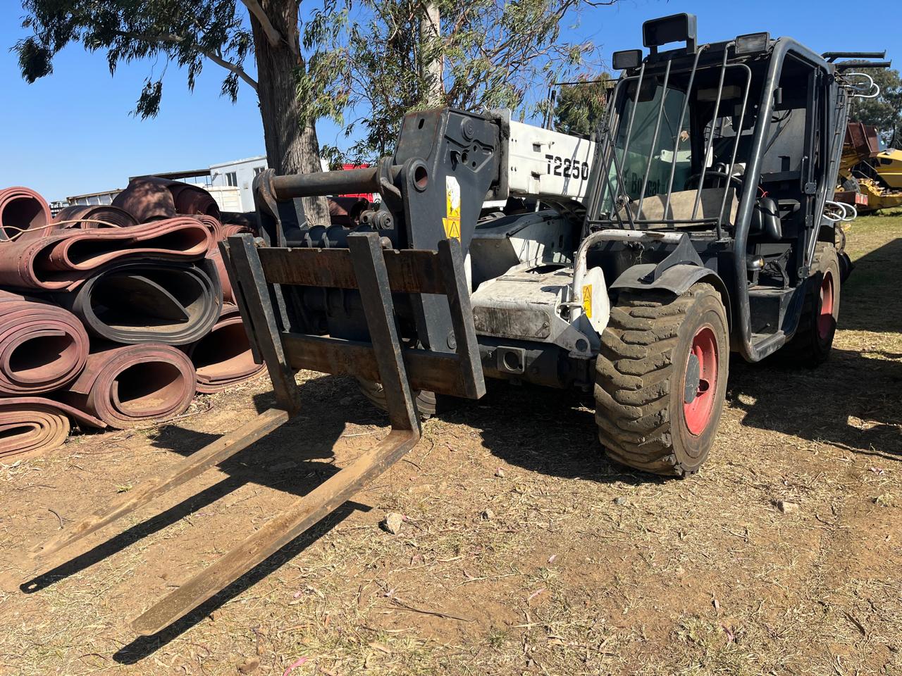 Bobcat T2250 Telehandler - Image 3
