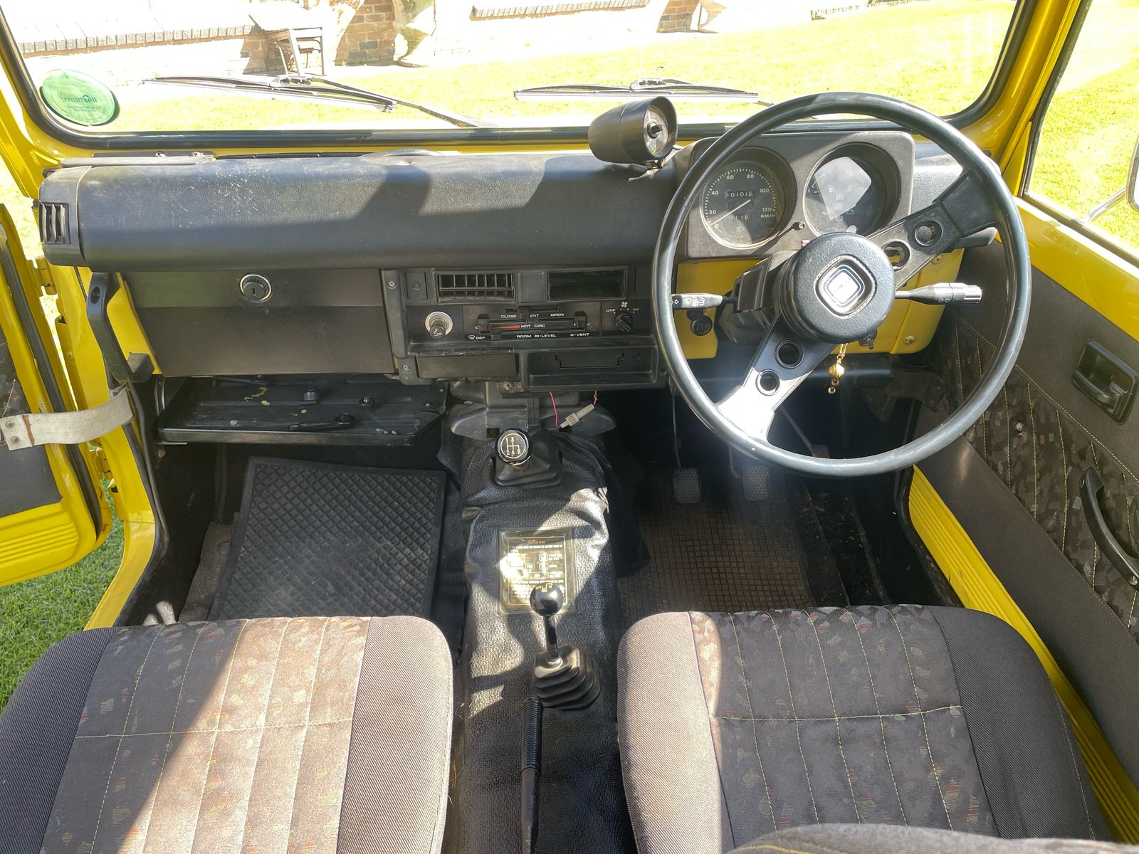 Suzuki SJ410 Jeep - Image 8