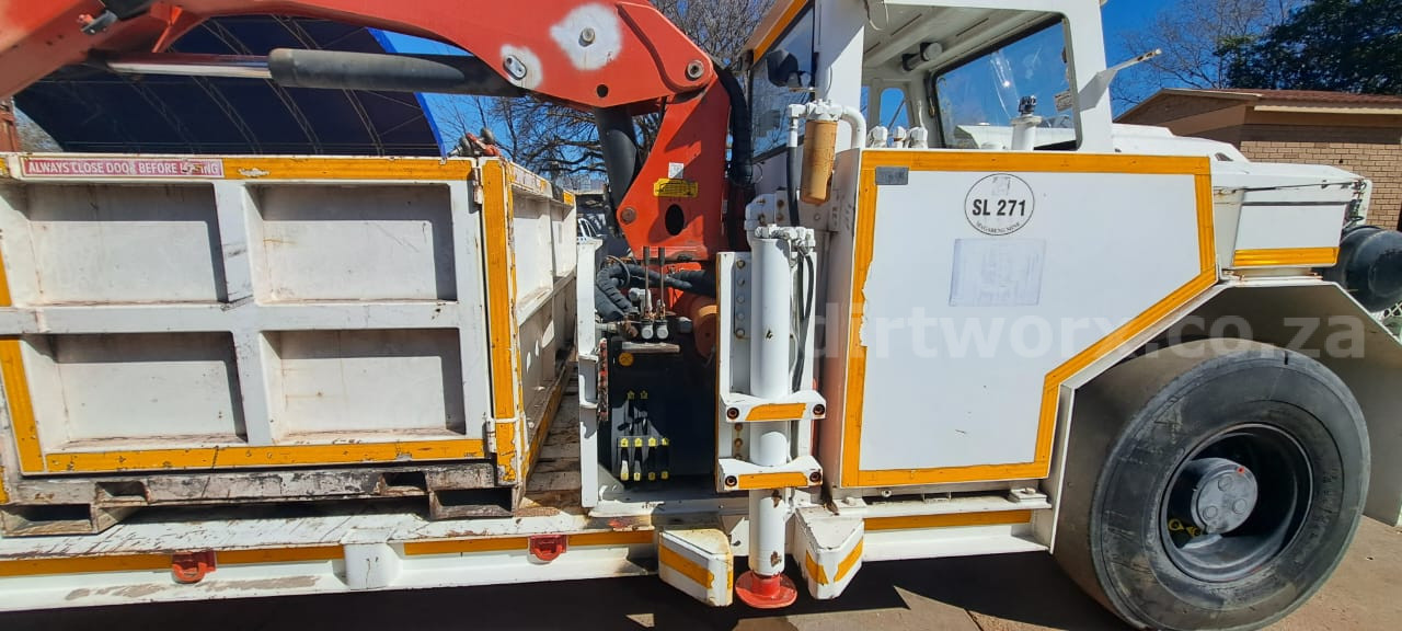 Bird Machines Heavy Duty Utility Vehicle with Crane - Image 20