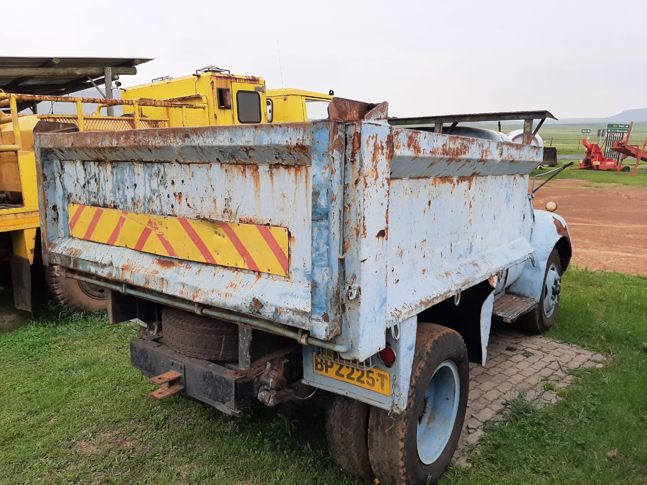 Vintage Bedford Tipper Truck - Image 7