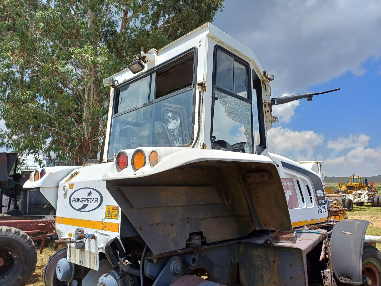 Bell 1226 Haulage Tow Tractor Stripping For Spares - Image 4