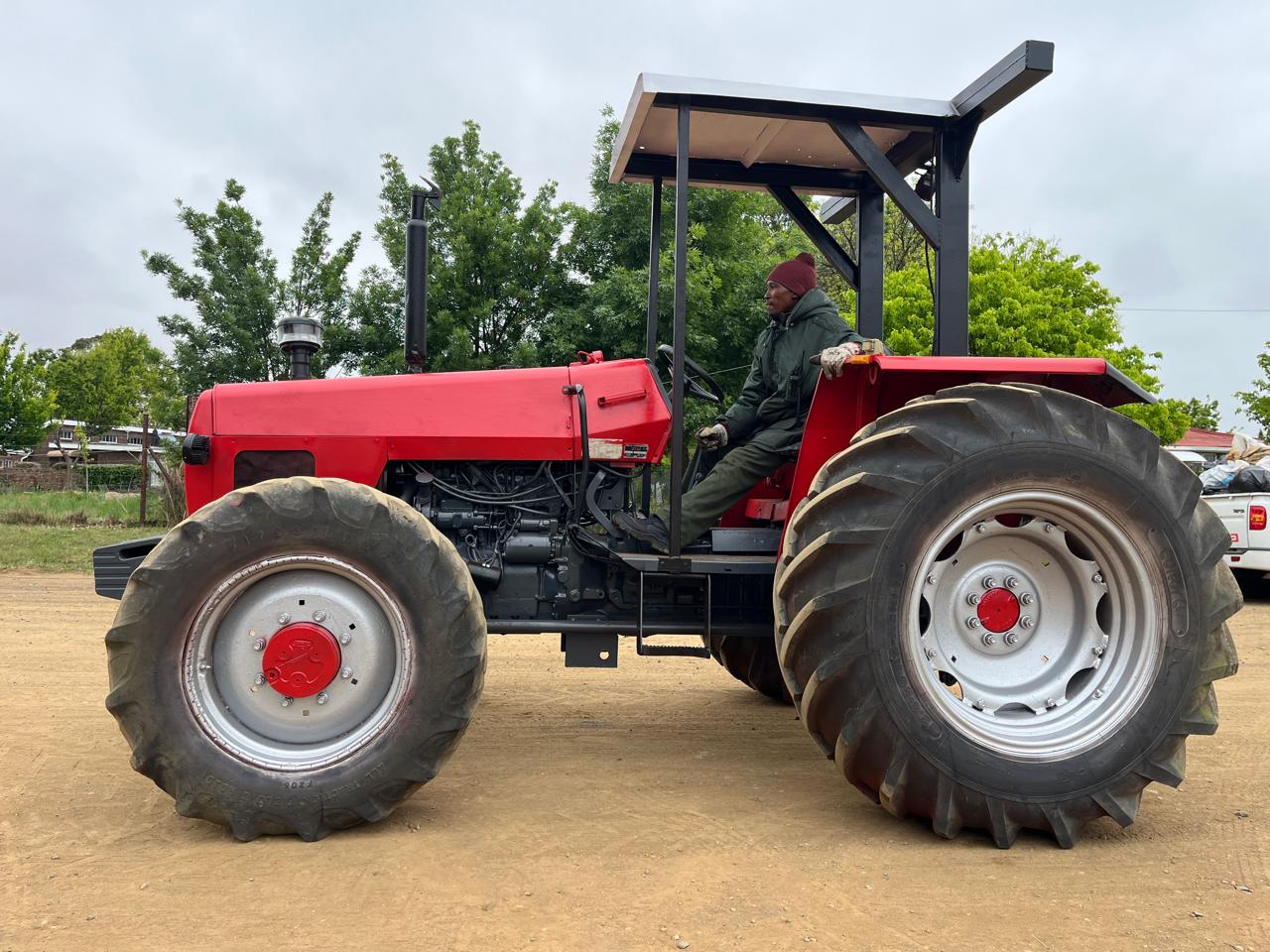 Massey Ferguson 440 Tractor - Image 3