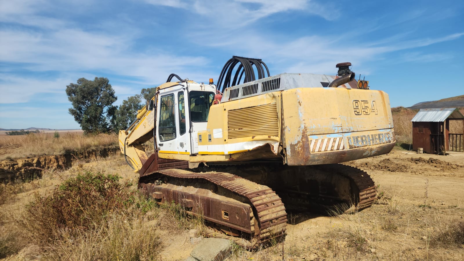 Liebherr R954 Tracked Excavator 50 Ton Stripping for Spares - Image 2