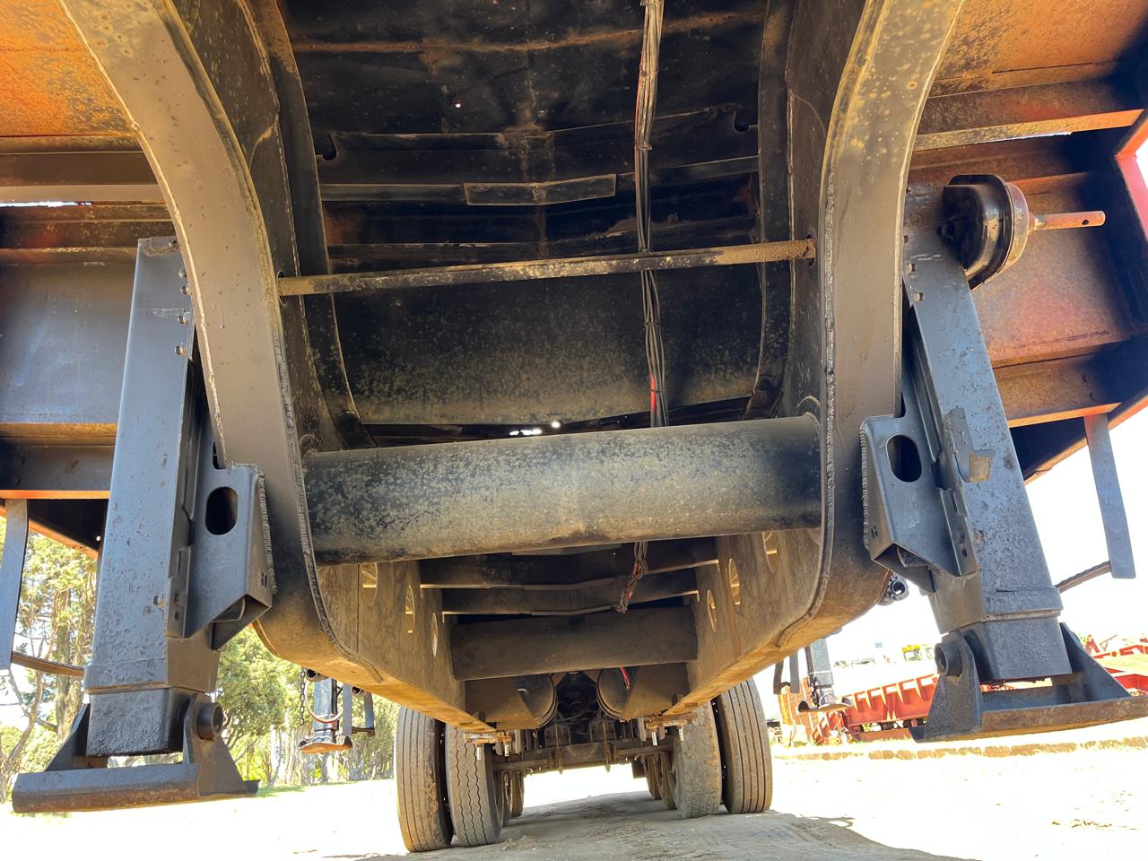 Afrit Tri Axle Semi Trailer With Crane - Image 18