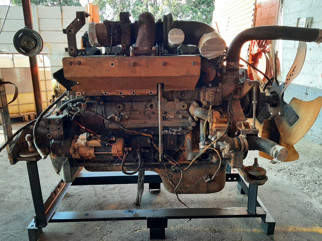 Komatsu 6D125E-3 Engine - Image 3