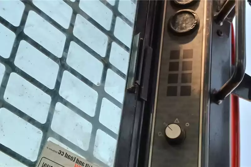 Gehl 7810E Skidsteer Loader - Image 7