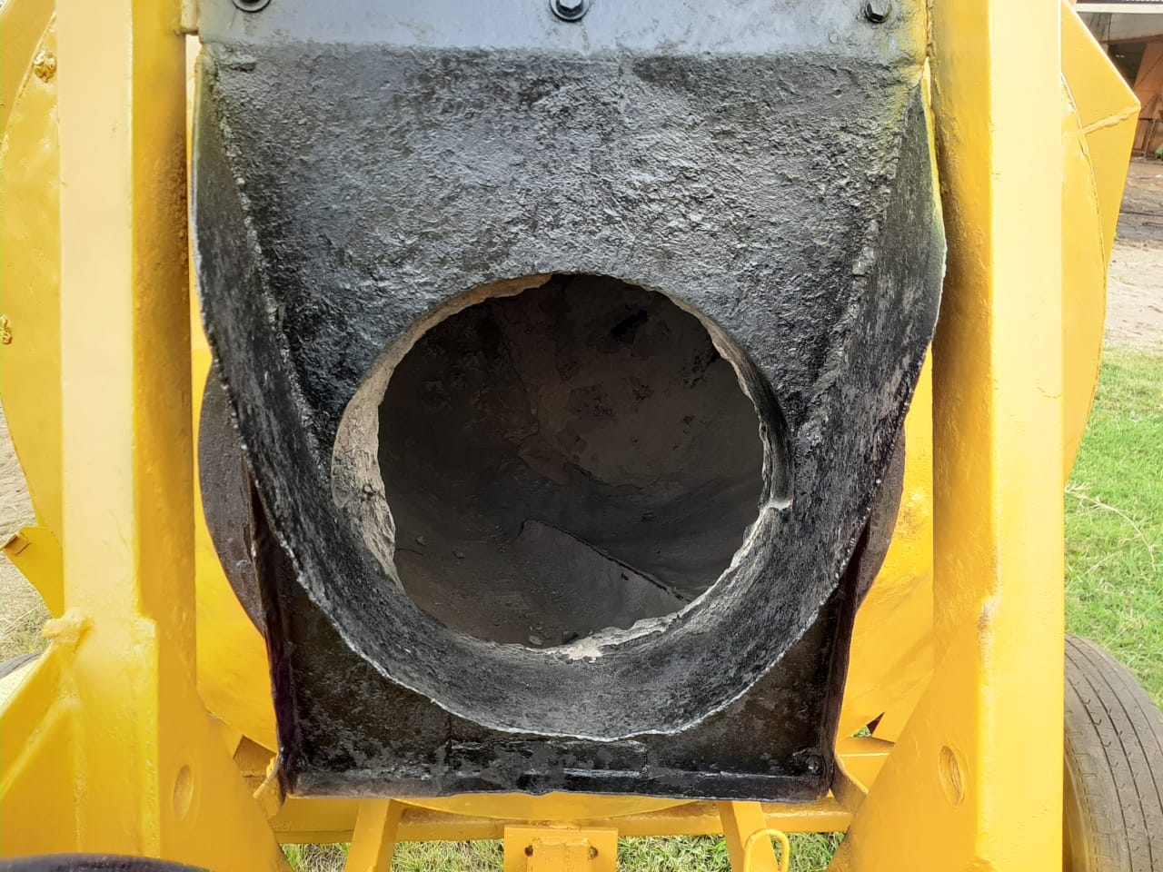 Concrete Mixer - Image 7