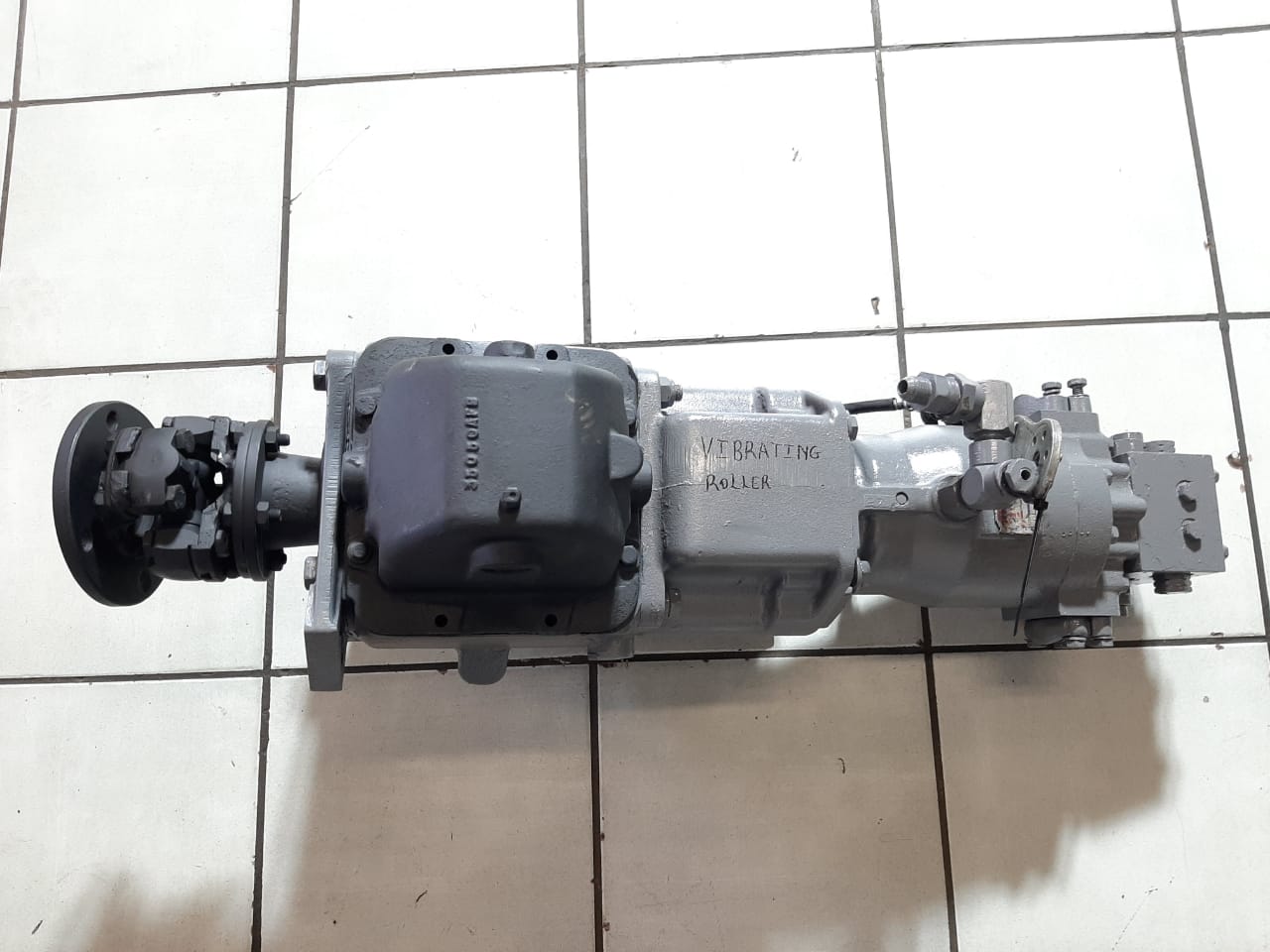 Hydraulic Drive Gearbox with Motor - Image 2