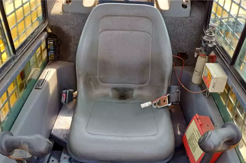 Gehl 7810E Skidsteer Loader - Image 8