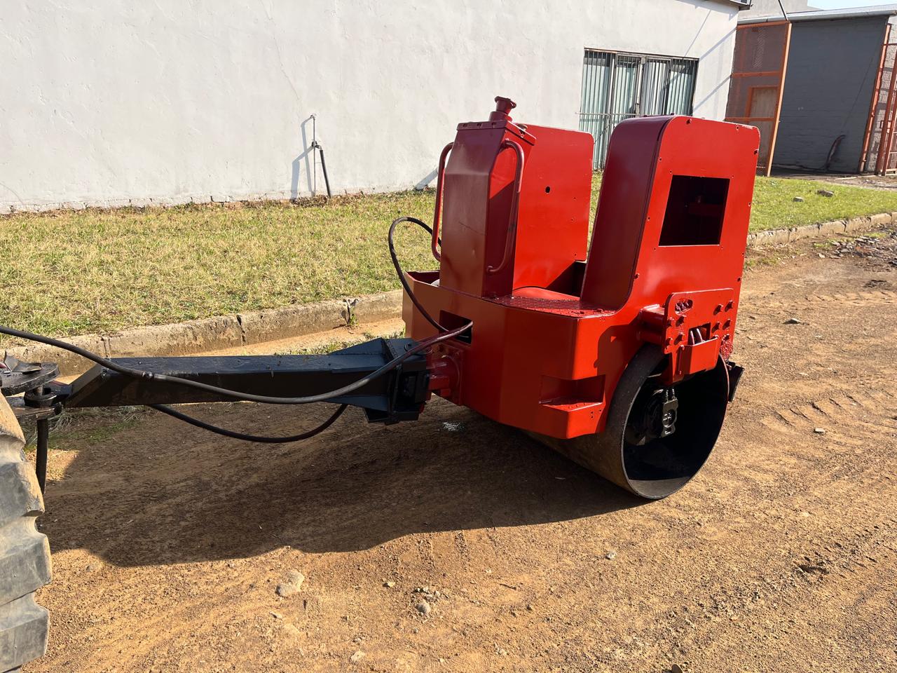 Smooth Drum Vibrating Roller - Image 5