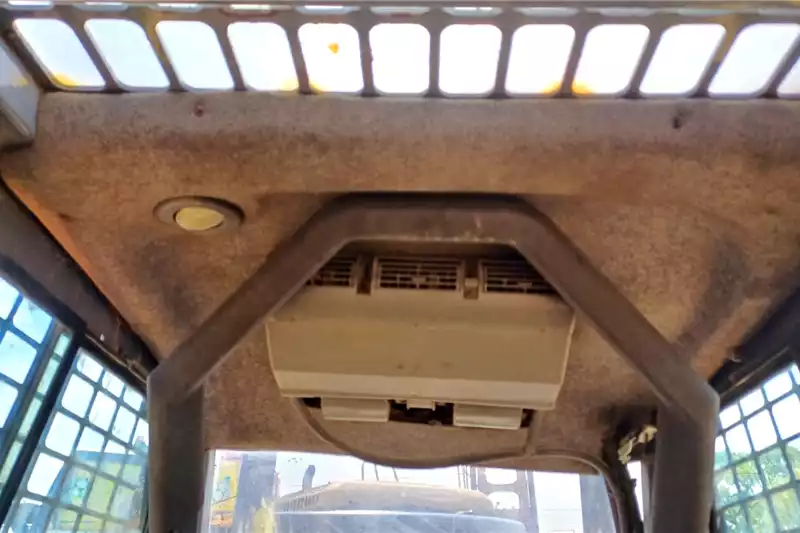 Gehl 7810E Skidsteer Loader - Image 9