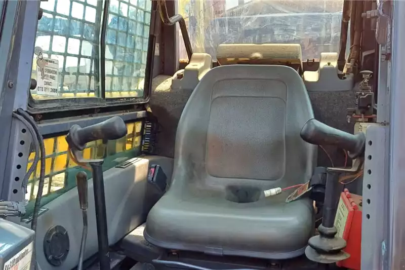 Gehl 7810E Skidsteer Loader - Image 10