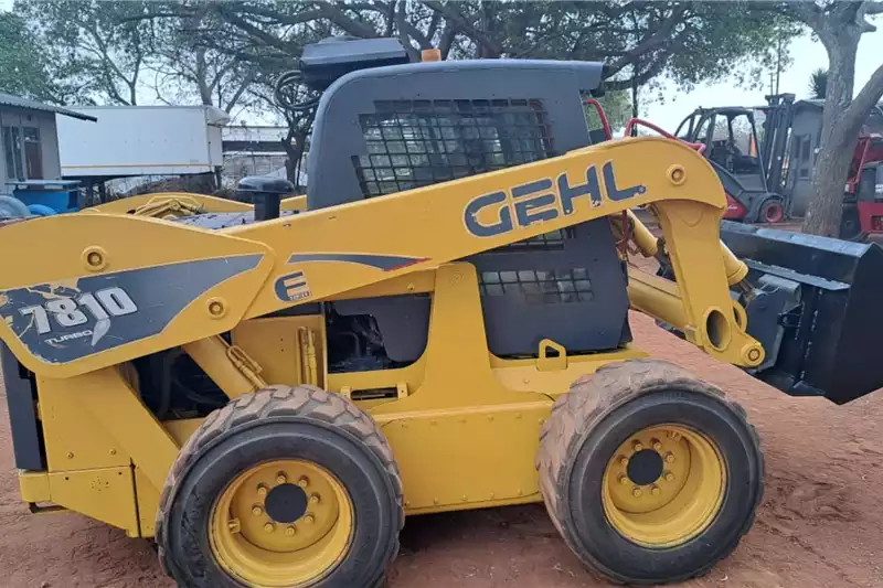 Gehl 7810E Skidsteer Loader - Image 3