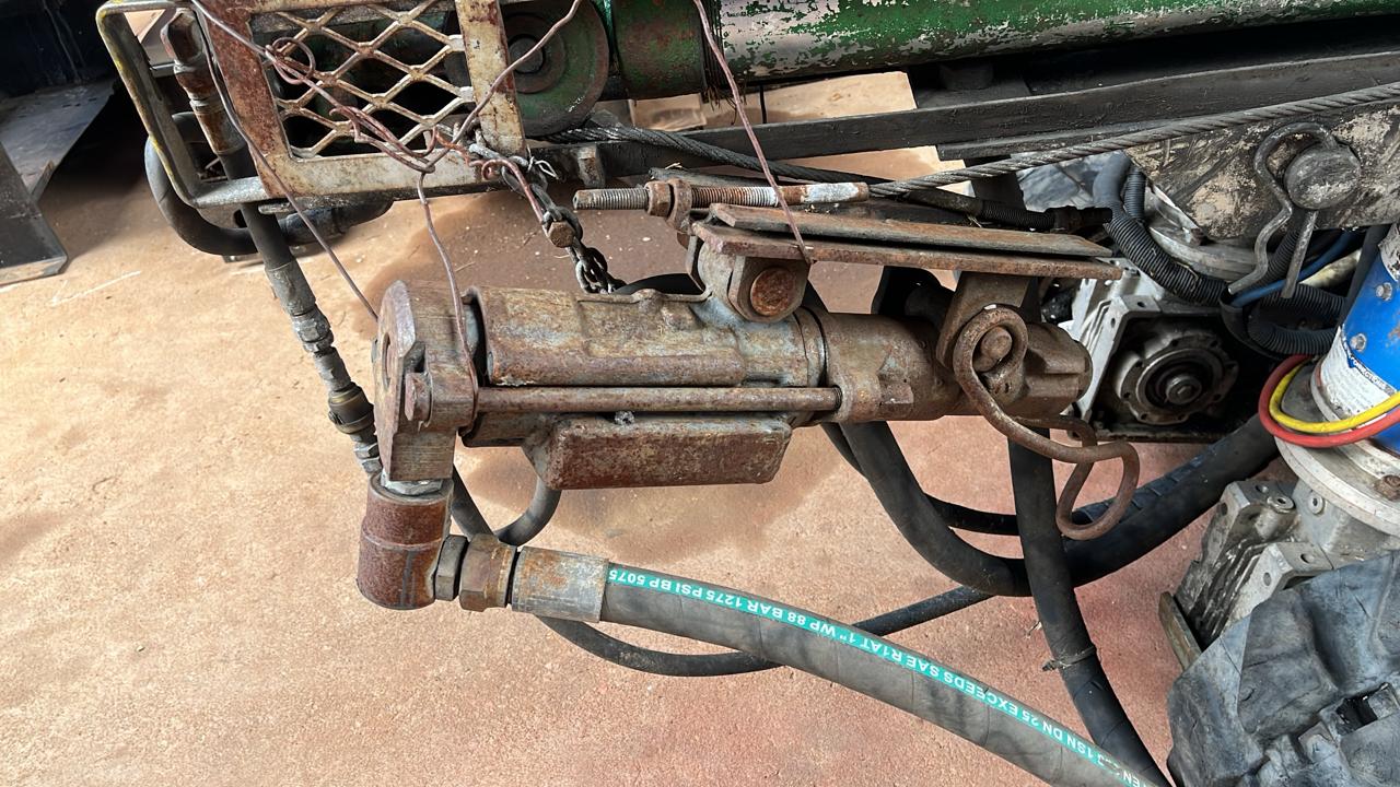 B&M Mining Tracked Drill Rig - Image 3