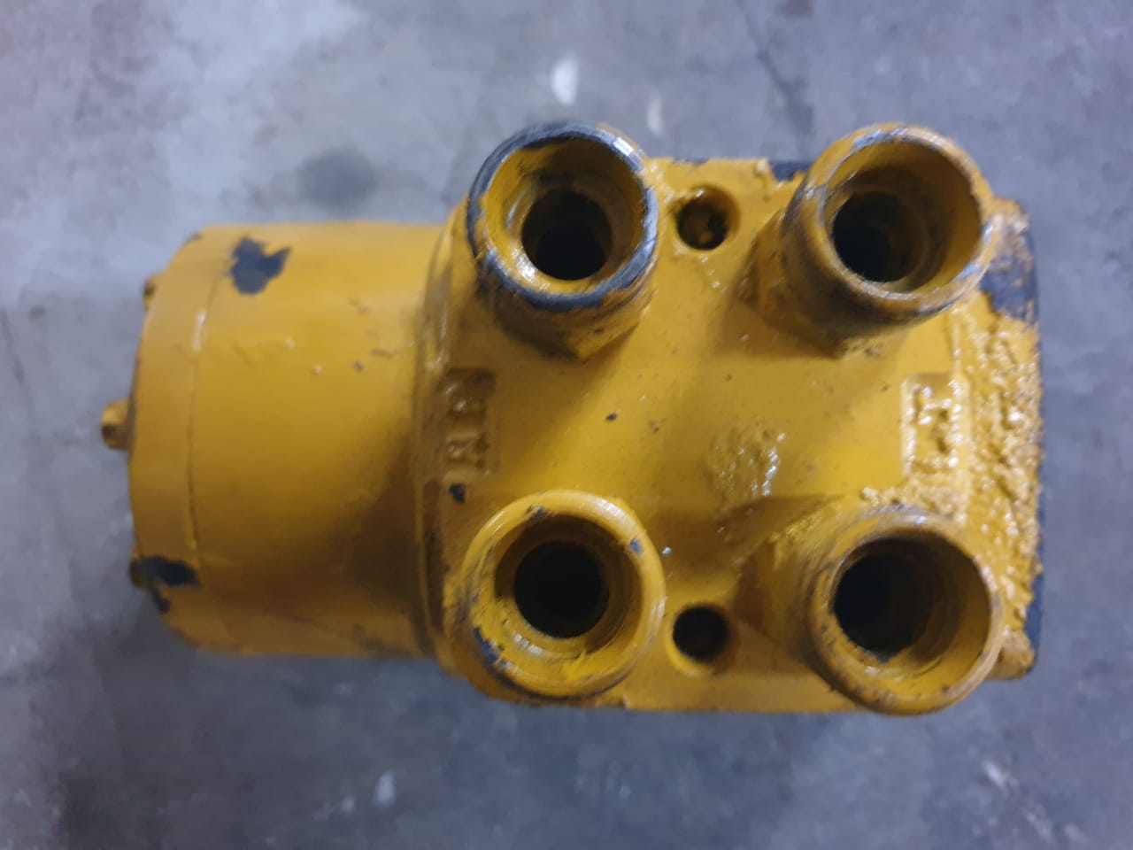 Eaton Char-Lynn Hydraulic Orbital Steering Control Valve 211-1012-002 - Image 2