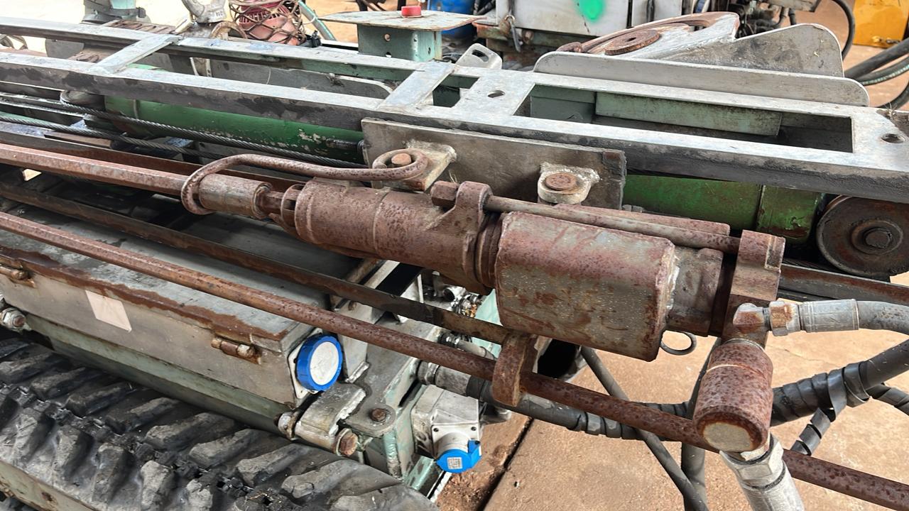 B&M Mining Tracked Drill Rig - Image 4