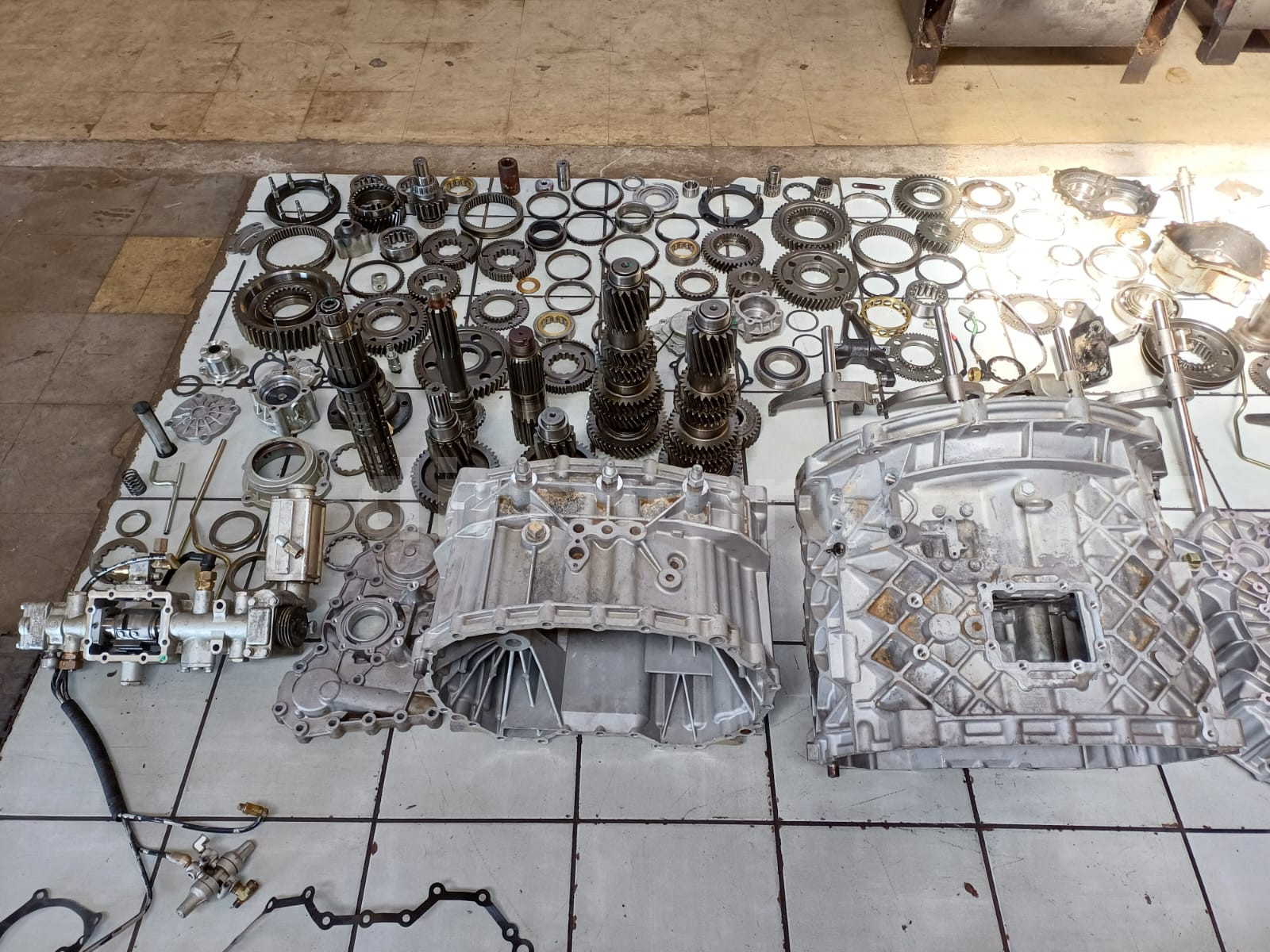 FAW J5N 420 FT Gearbox Stripped - Image 9