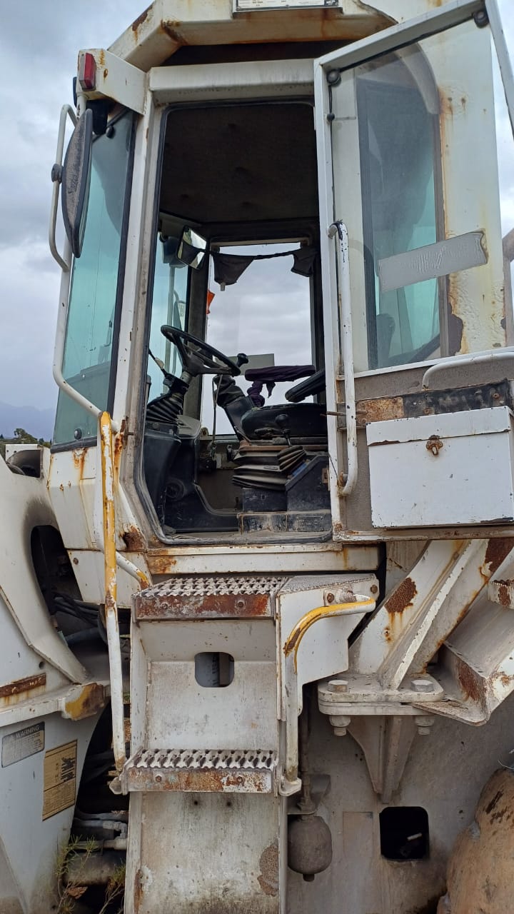Bell L1706C Front End Loader - Image 8