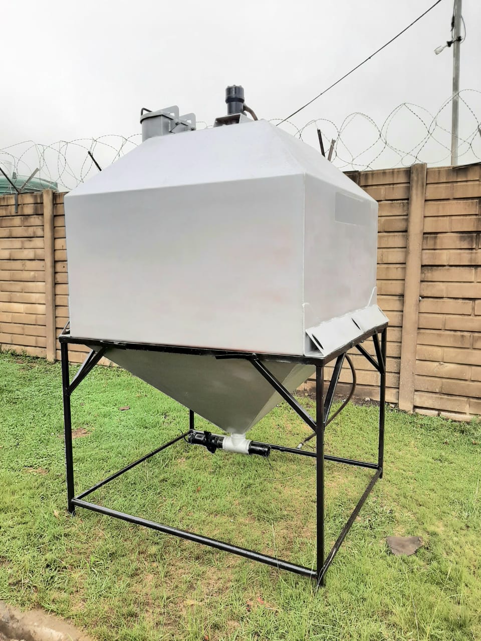 Mixing Tank 1500L - Image 5