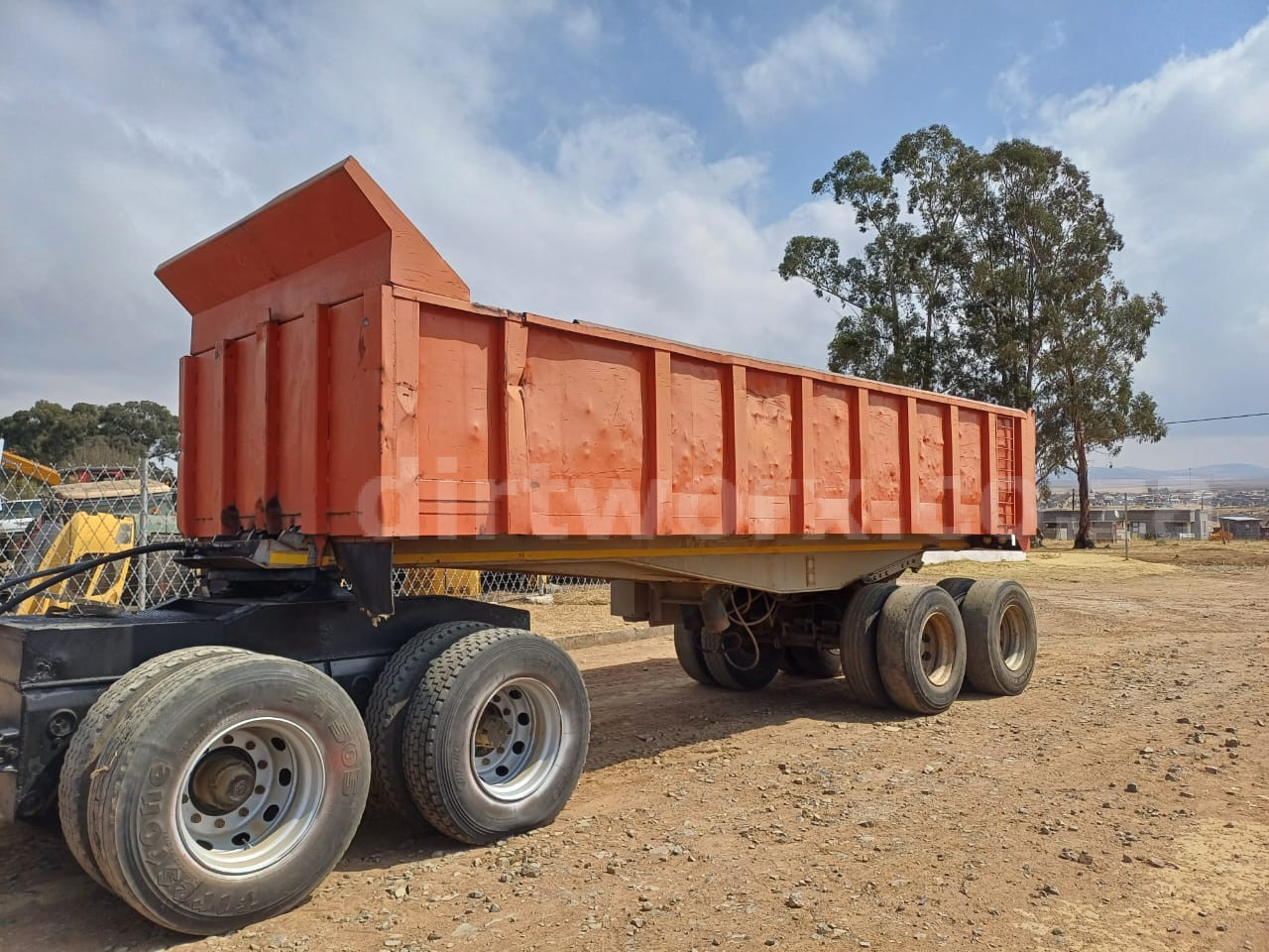 Henred Tipper Trailer 18 Ton - Image 3