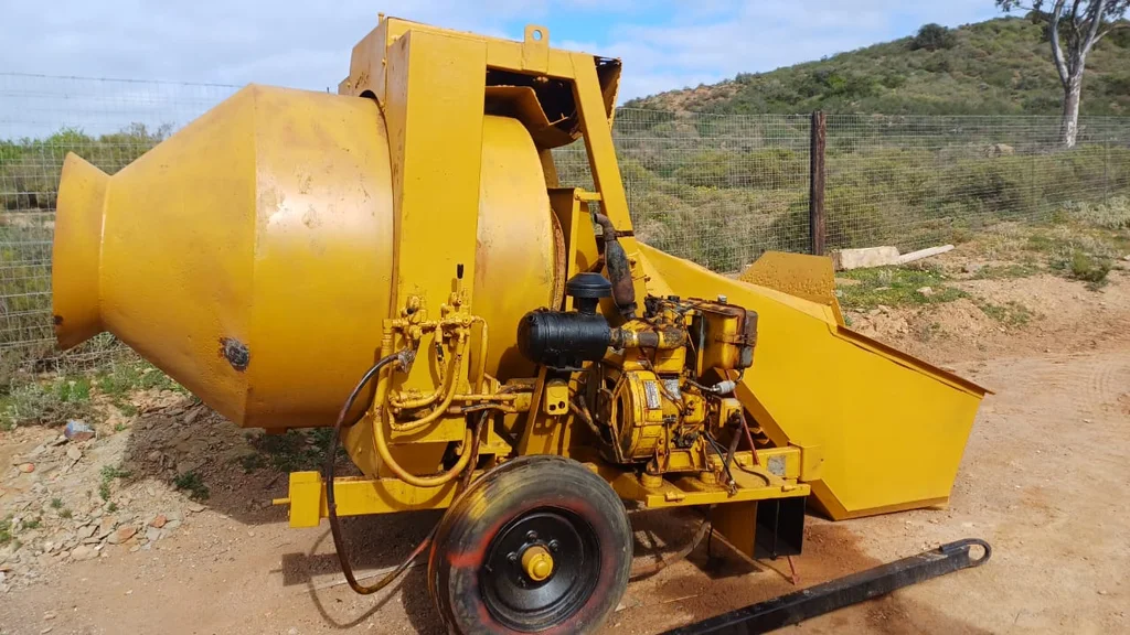 Turner Morris Self Loading Concrete Mixer