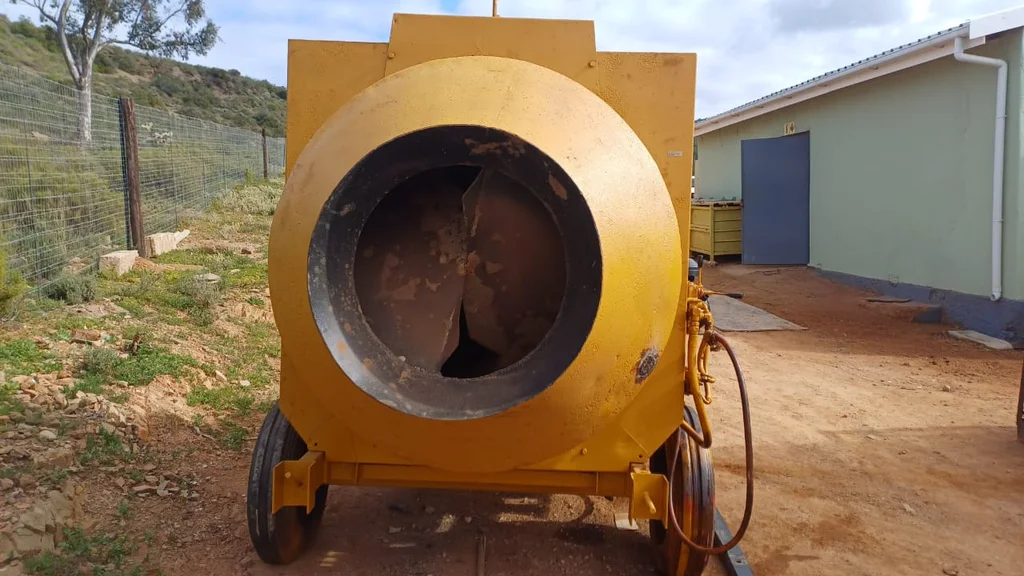 Turner Morris Self Loading Concrete Mixer - Image 4