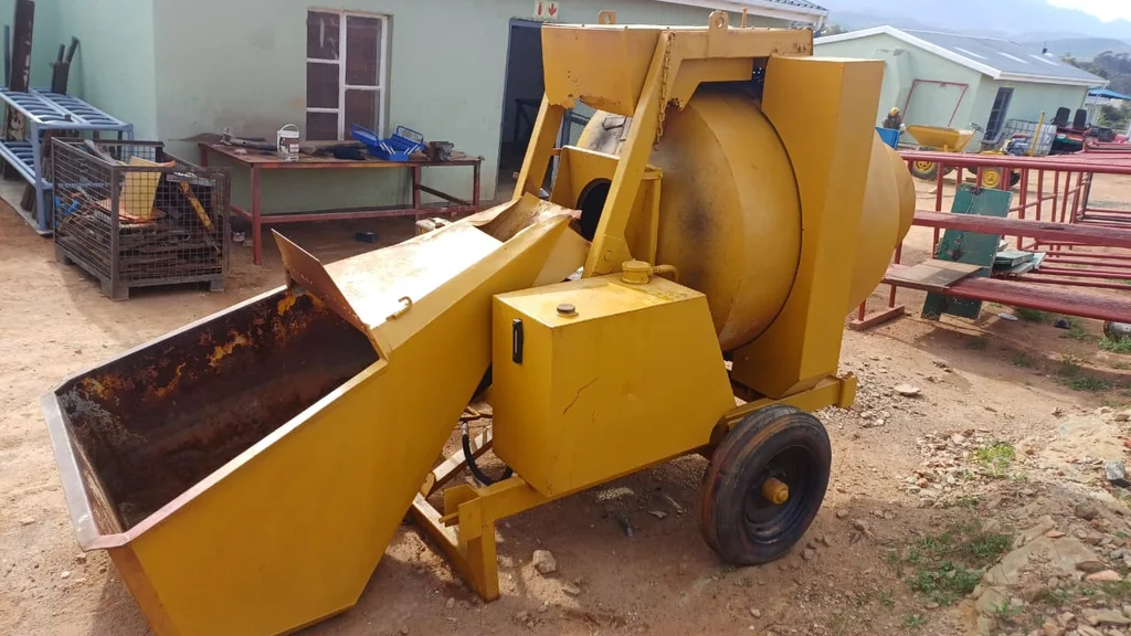 Turner Morris Self Loading Concrete Mixer - Image 6