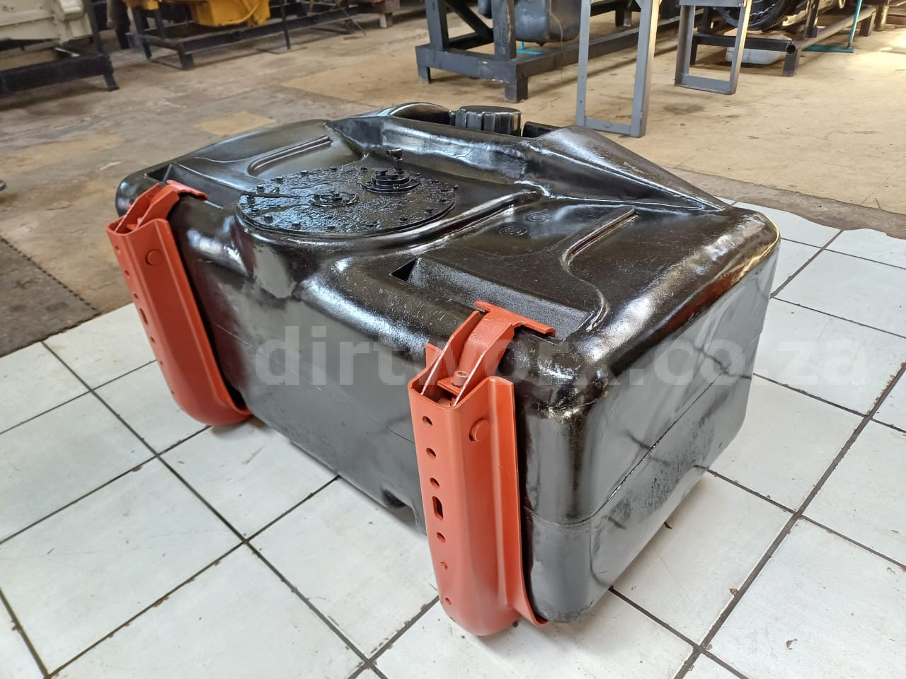 Truck Diesel Tank 230L - Image 6