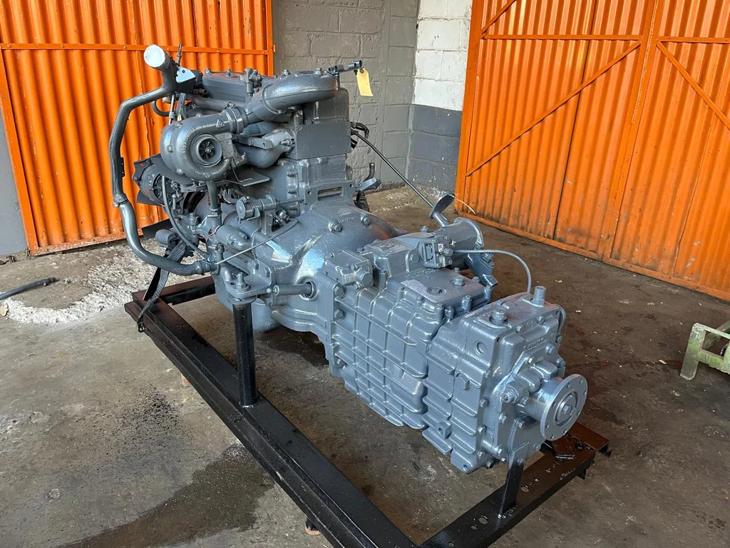 Mercedes OM 352 T Engine with Gearbox - Image 2