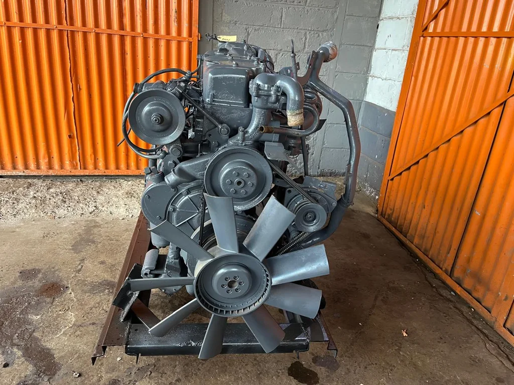 Mercedes OM 352 T Engine with Gearbox - Image 5