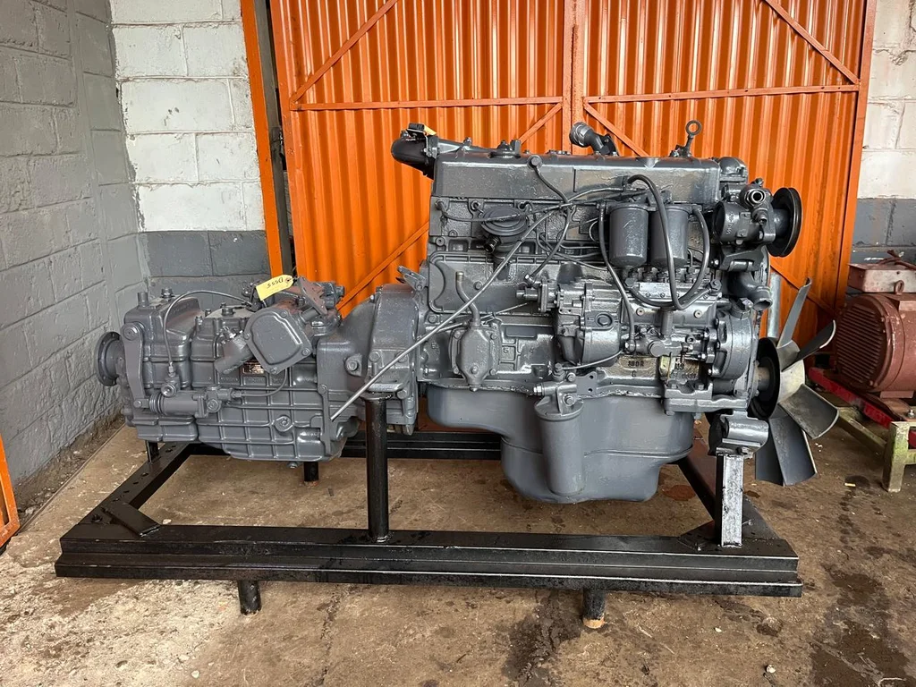Mercedes OM 352 T Engine with Gearbox - Image 9