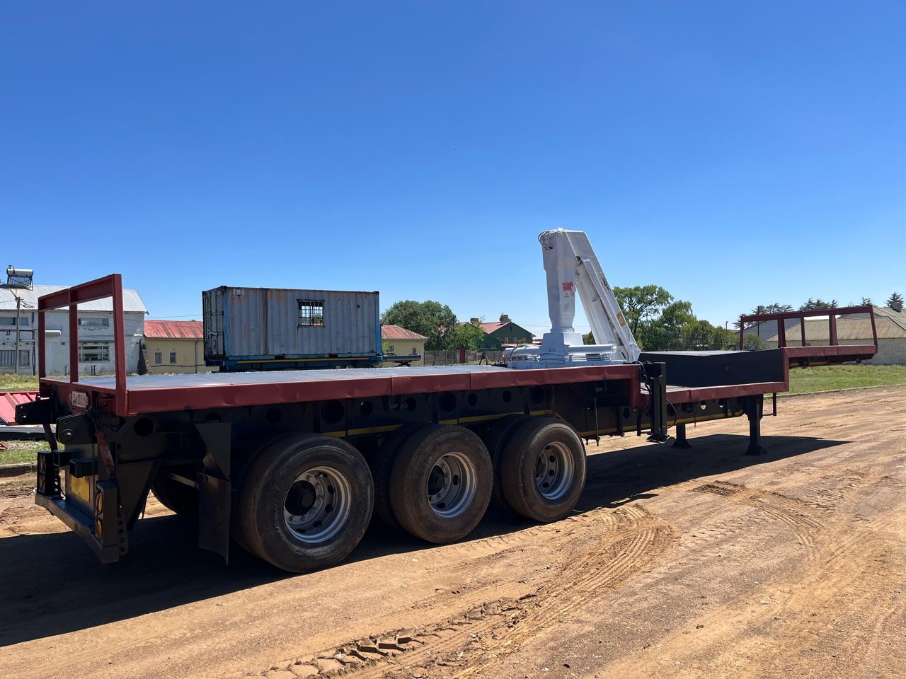 Afrit Tri Axle Semi Trailer With Crane - Image 11