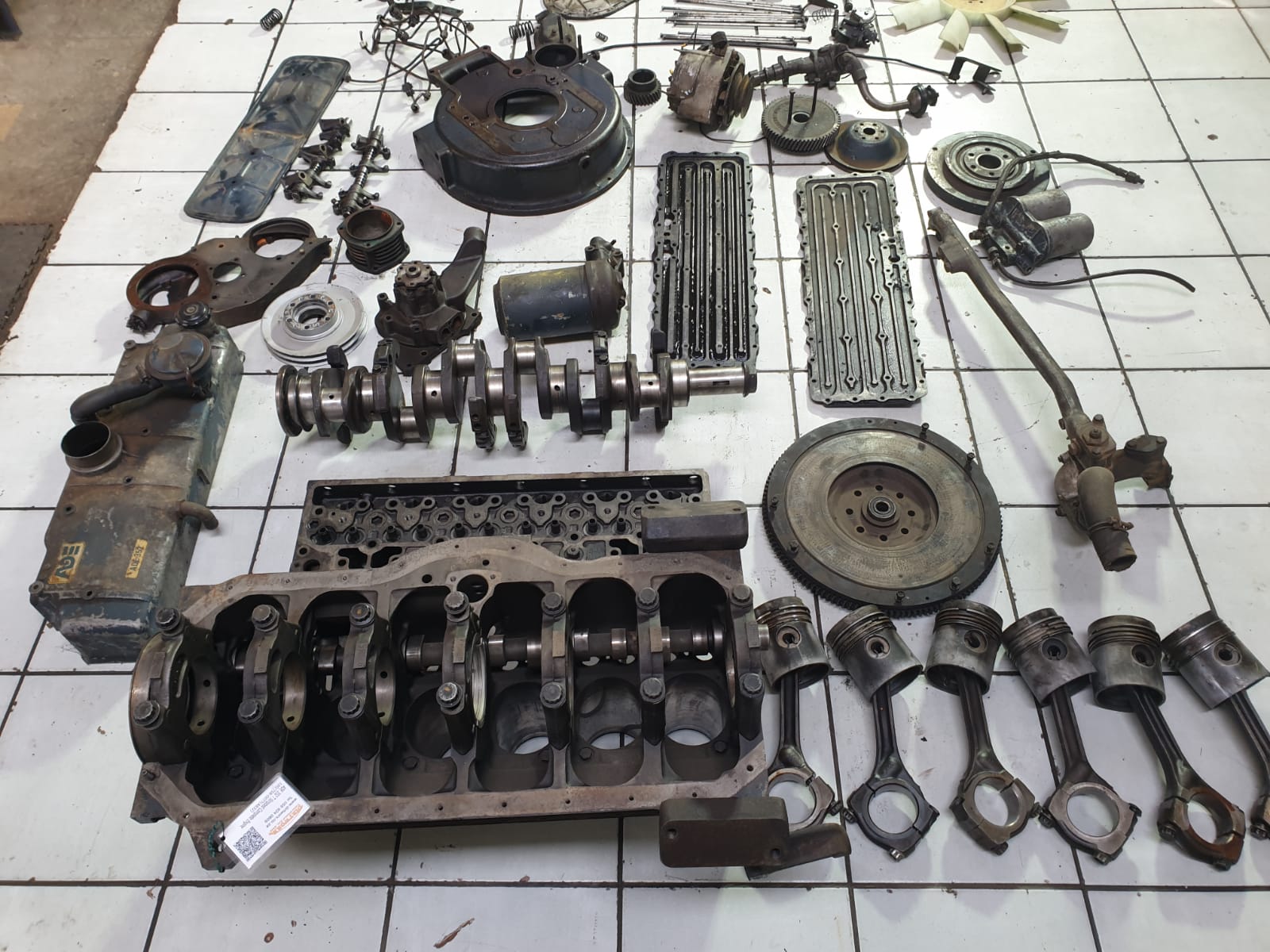 ADE 352 Stripped Engine - Image 2