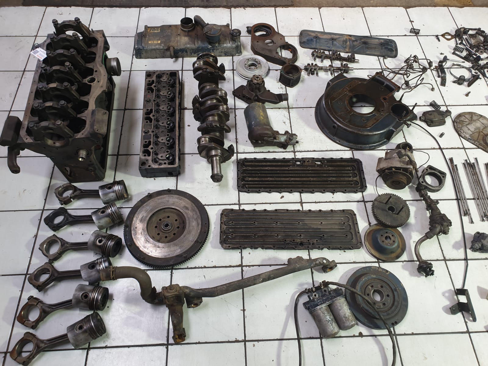 ADE 352 Stripped Engine - Image 5