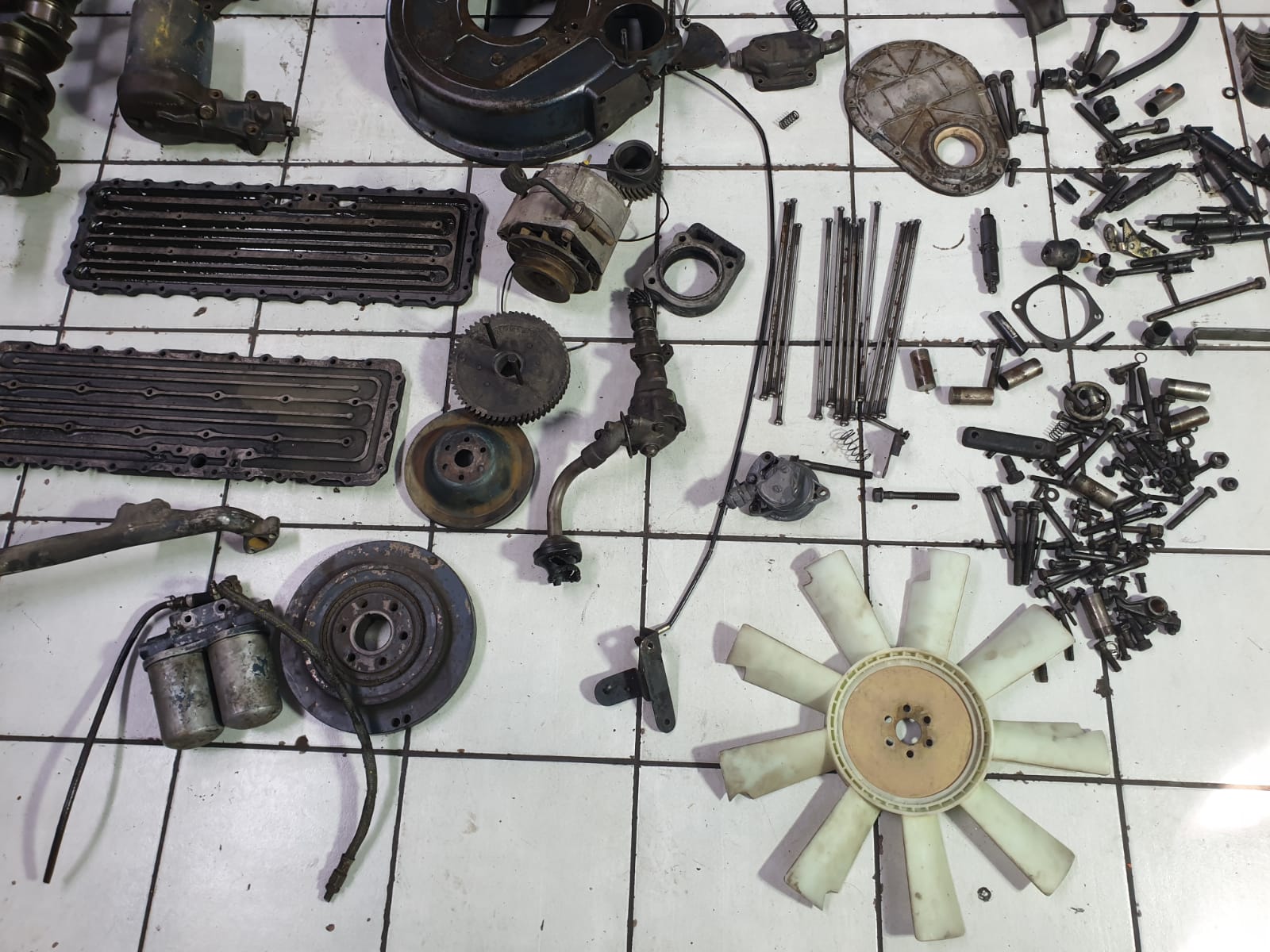 ADE 352 Stripped Engine - Image 6